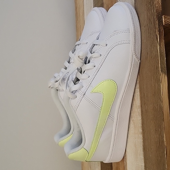 Nike Shoes - Nike Court Royale